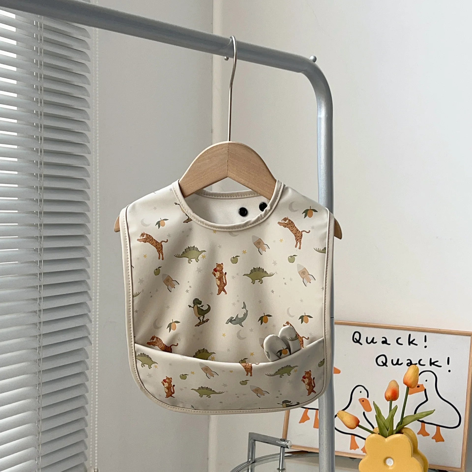 Waterproof Baby Bibs for Feeding Cute Cartoon Design Soft Burp Cloth & Drool Towel Adjustable for Toddlers Baby Accessories