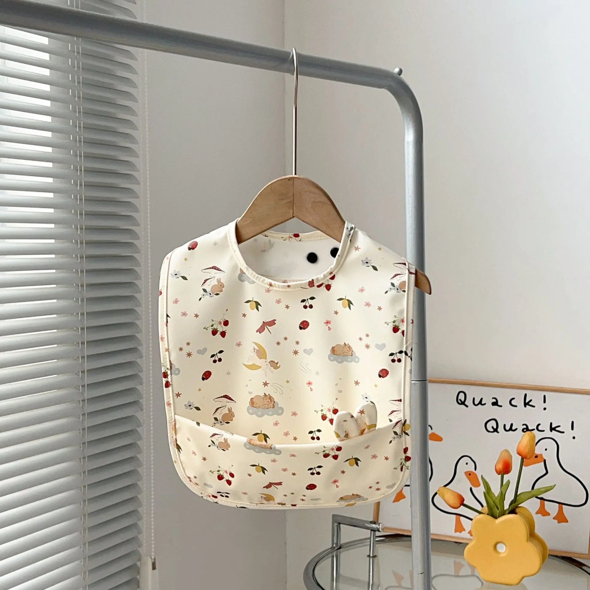 Waterproof Baby Bibs for Feeding Cute Cartoon Design Soft Burp Cloth & Drool Towel Adjustable for Toddlers Baby Accessories